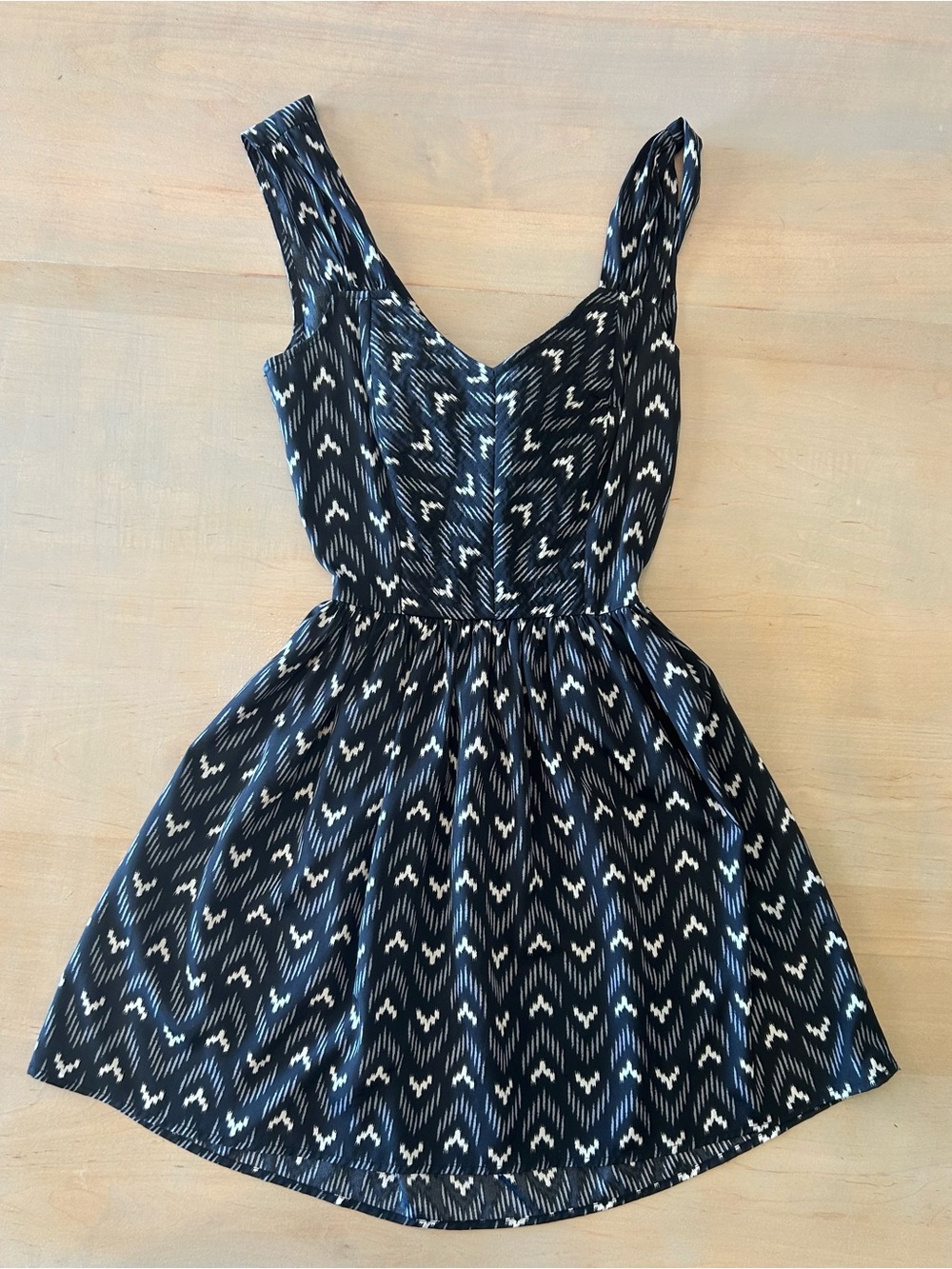 Sleeveless Black and White Patterned Summer Dress